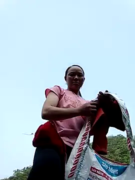 elen8800 online show from April 3, 9:05 am