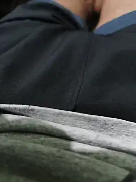 freakingcock27 online show from May 13, 5:31 pm