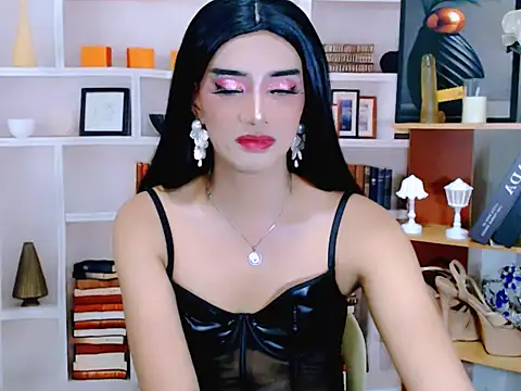 Queeny Cassandra online show from May 10, 6:17 am