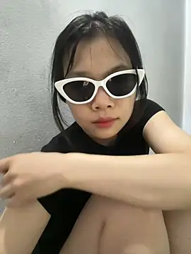 Nancyk6 online show from April 28, 4:22 pm
