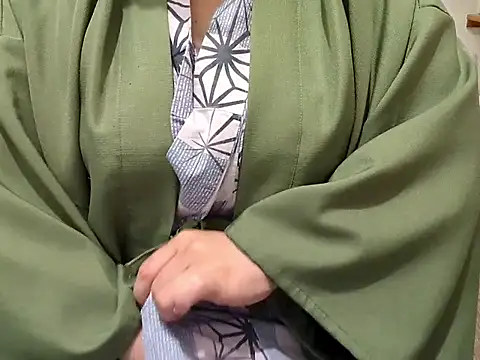 emi chan 7 online show from June 10, 1:12 pm