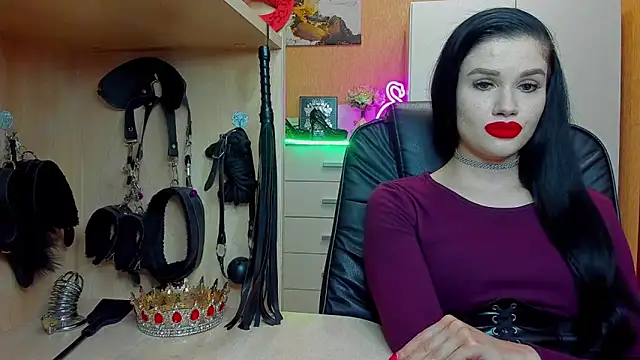 Snapshot of KristiTopxx chatting on May 1, 7:19 pm KristiTopxx online show from May 1, 7:19 pm