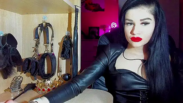 KristiTopxx online show from February 12, 7:35 pm