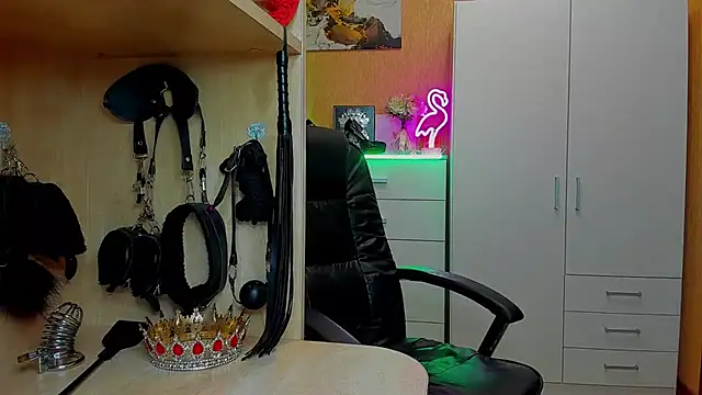 Snapshot of KristiTopxx chatting on April 28, 7:29 pm KristiTopxx online show from April 28, 7:29 pm