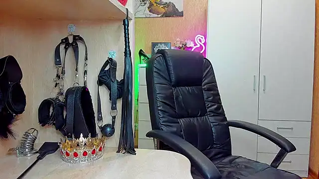 KristiTopxx online show from November 25, 8:31 pm