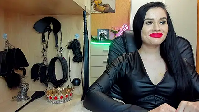 KristiTopxx online show from April 3, 8:15 pm