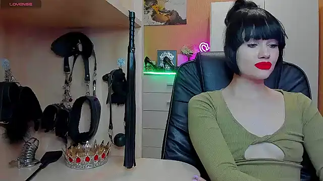 Snapshot of KristiTopxx chatting on June 3, 6:34 pm KristiTopxx online show from June 3, 6:34 pm