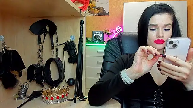 KristiTopxx online show from March 30, 5:47 pm