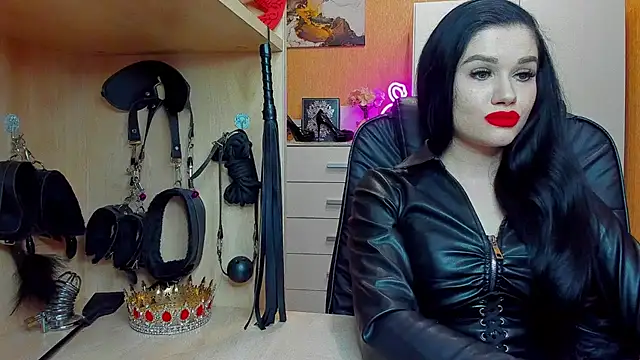 KristiTopxx online show from April 14, 8:25 pm