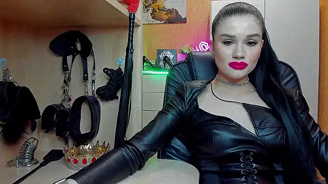 Snapshot of KristiTopxx chatting on June 15, 7:24 pm KristiTopxx online show from June 15, 7:24 pm
