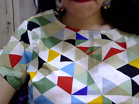 Neha Sharma2 online show from April 4, 4:24 pm