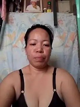 Snapshot of sweet_lhyn chatting on March 12, 3:34 am sweet lhyn online show from March 12, 3:34 am