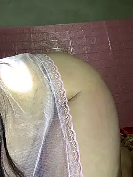 Snapshot of Milak6 chatting on February 28, 3:44 pm Milak6 online show from February 28, 3:44 pm