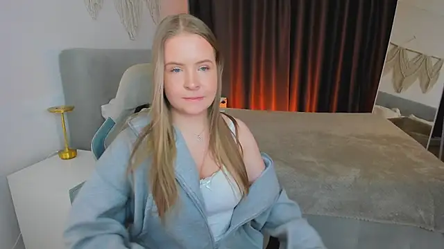 Arya Thomas online show from March 26, 4:27 pm