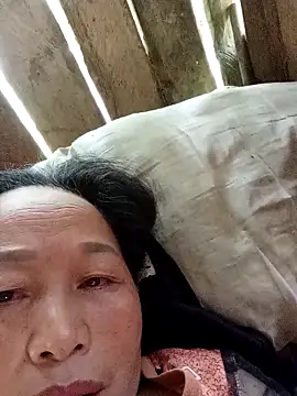 heesuu11 online show from March 31, 6:04 am