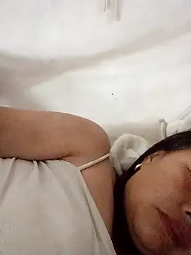 heesuu11 online show from April 7, 6:10 pm