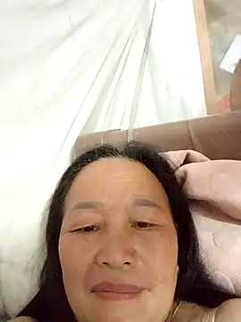 heesuu11 online show from March 27, 8:32 pm