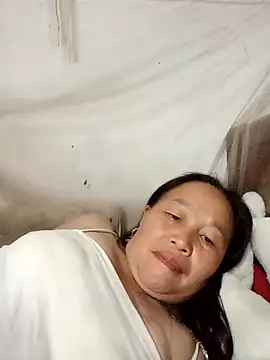 heesuu11 online show from March 29, 12:40 pm