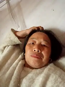 heesuu11 online show from May 2, 3:01 am