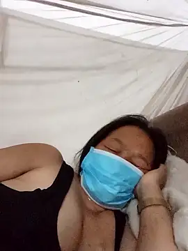 heesuu11 online show from April 9, 7:09 pm