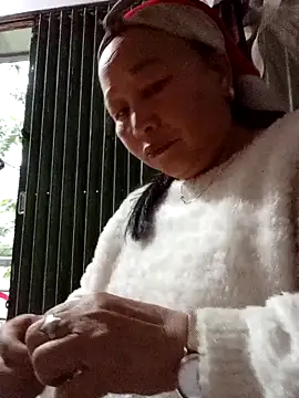 heesuu11 online show from April 2, 10:55 am