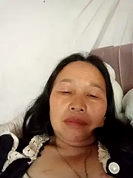 heesuu11 online show from April 5, 6:20 am