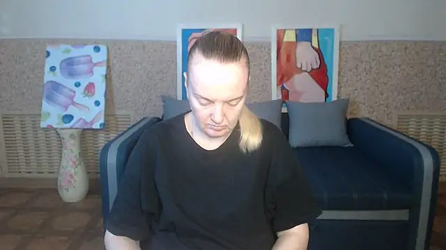 Snapshot of Bella_soulmate chatting on June 30, 5:29 am Bella soulmate online show from June 30, 5:29 am
