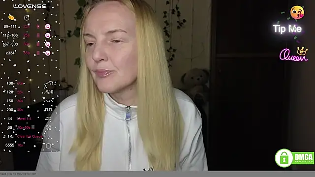 Snapshot of Bella_soulmate chatting on June 3, 5:30 am Bella soulmate online show from June 3, 5:30 am