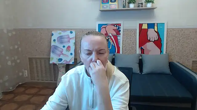 Snapshot of Bella_soulmate chatting on July 9, 5:30 am Bella soulmate online show from July 9, 5:30 am