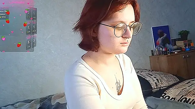 LouiseDew online show from March 3, 2:29 am