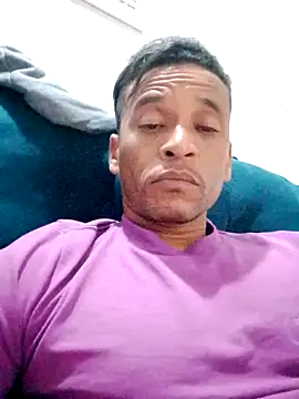Snapshot of Rodr_go14 chatting on July 7, 3:09 am Rodr go14 online show from July 7, 3:09 am