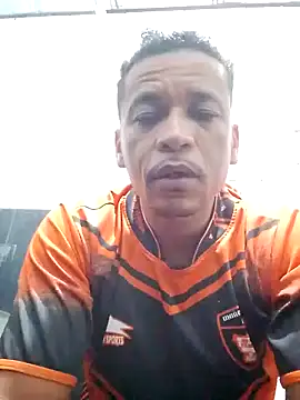 Snapshot of Rodr_go14 chatting on June 15, 10:48 am Rodr go14 online show from June 15, 10:48 am