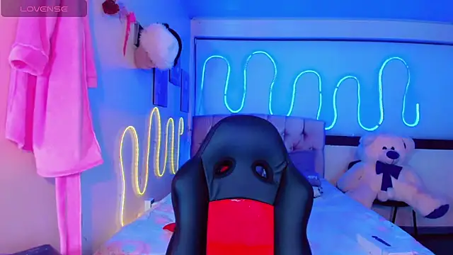 Snapshot of Alisson_Taylor_1 chatting on February 25, 10:26 am Alisson Taylor 1 online show from February 25, 10:26 am