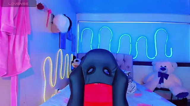 Snapshot of Alisson_Taylor_1 chatting on February 23, 12:39 pm Alisson Taylor 1 online show from February 23, 12:39 pm