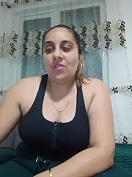 I amXenox online show from April 8, 8:10 pm