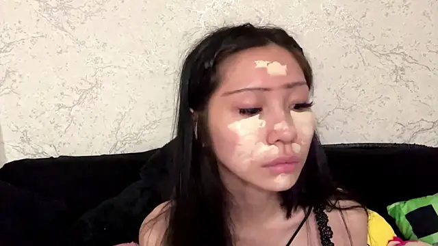 Snapshot of kishagrayone chatting on July 8, 1:34 pm kishagrayone online show from July 8, 1:34 pm