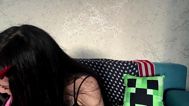 kishagrayone online show from March 28, 12:50 pm