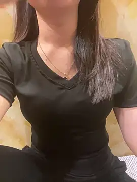 Snapshot of Sullys_ chatting on March 30, 4:58 am Sullys online show from March 30, 4:58 am