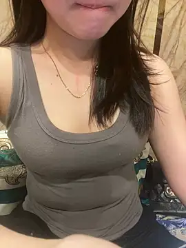 Snapshot of Sullys_ chatting on March 19, 2:55 am Sullys online show from March 19, 2:55 am
