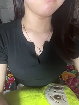 Snapshot of Sullys_ chatting on March 17, 6:38 am Sullys online show from March 17, 6:38 am