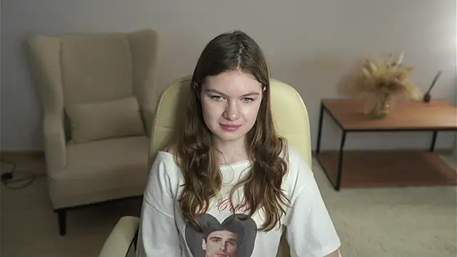 Snapshot of BrennaReul chatting on February 25, 2:06 pm BrennaReul online show from February 25, 2:06 pm