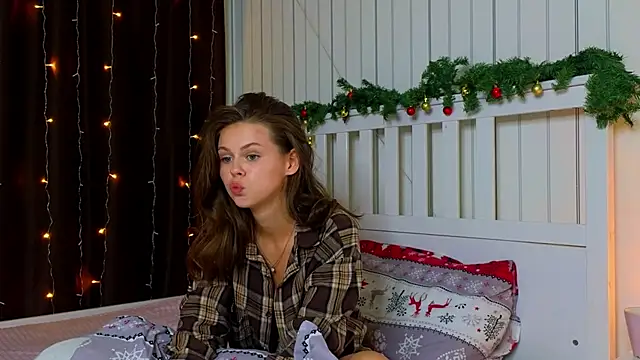 EarthaLevra online show from February 27, 7:14 pm