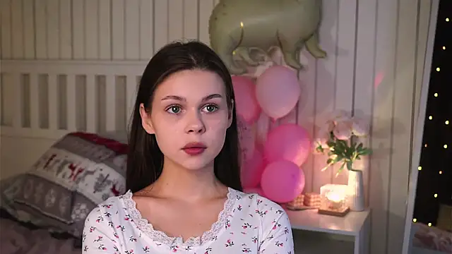 EarthaLevra online show from April 9, 6:36 pm