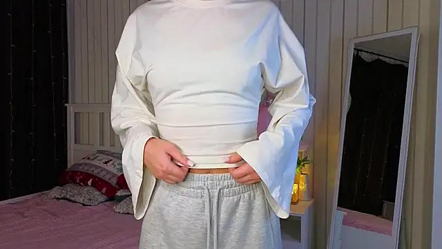 EarthaLevra online show from April 7, 8:43 pm