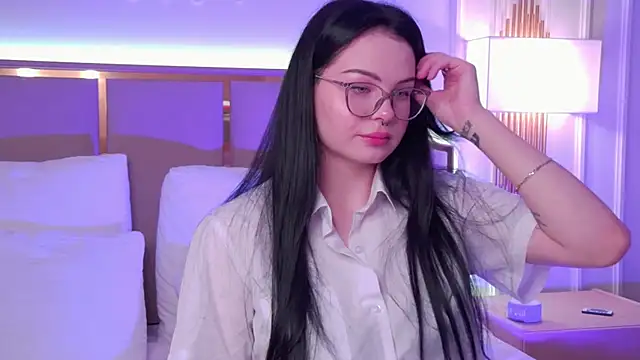 CindyMil online show from June 21, 6:30 am