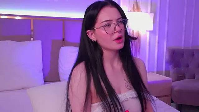 CindyMil online show from June 28, 3:51 pm
