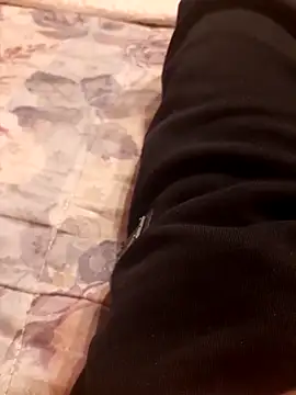 Snapshot of ilcazzone32 chatting on February 24, 7:48 pm ilcazzone32 online show from February 24, 7:48 pm