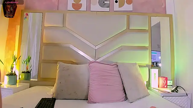 Samantha-Pardo online show from March 30, 9:05 pm