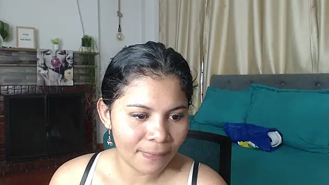 Emma hassani online show from May 19, 6:59 pm