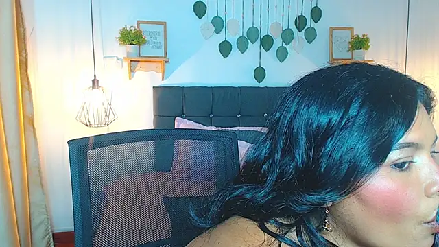 Emma hassani online show from March 24, 2:50 pm